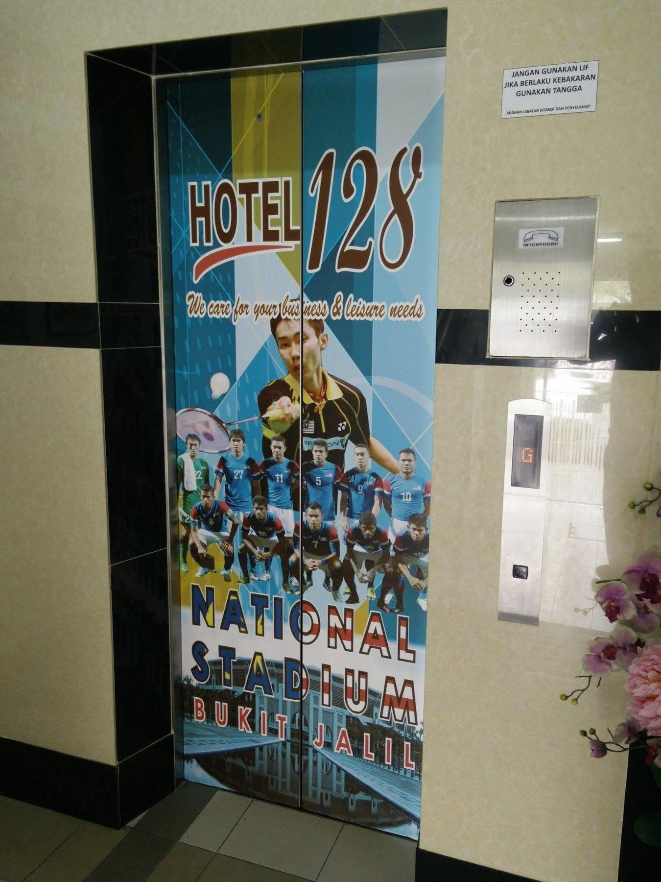 Hotel 128 Куала Лумпур Екстериор снимка